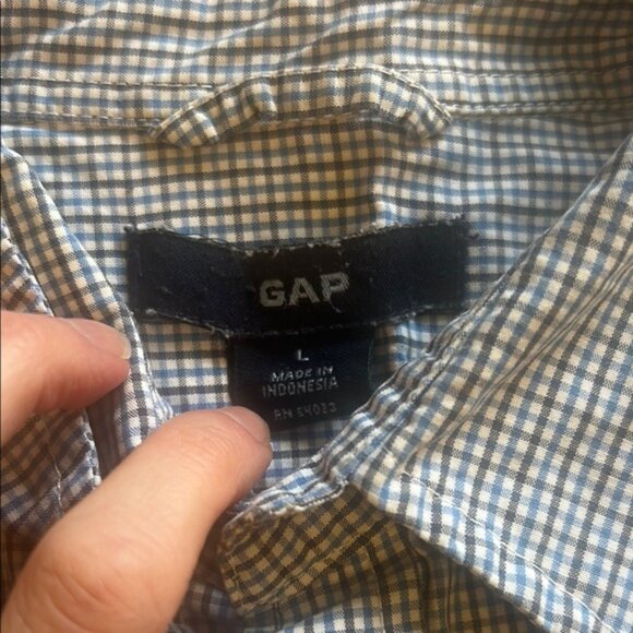 GAP Blue Casual Button Down Shirt with Relaxed Fit - Picture 2 of 2